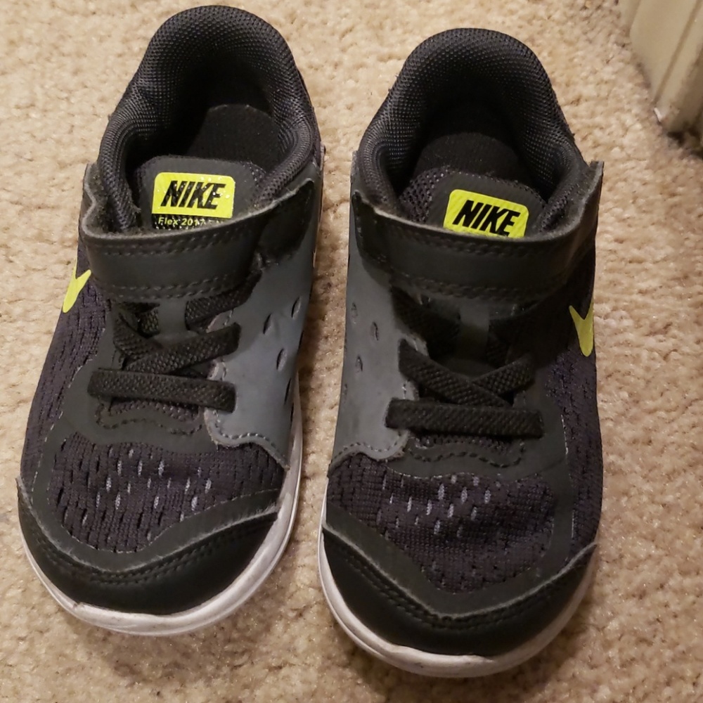 Toddler Nike flex 2017 RN